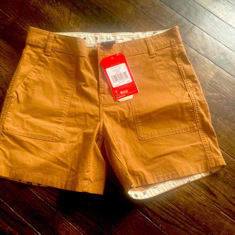North face tan cargo shorts size 4